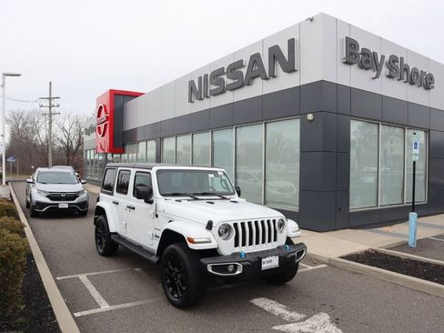 Used 2023 Jeep Wrangler Unlimited Sahara w/ Cold Weather Group image 2