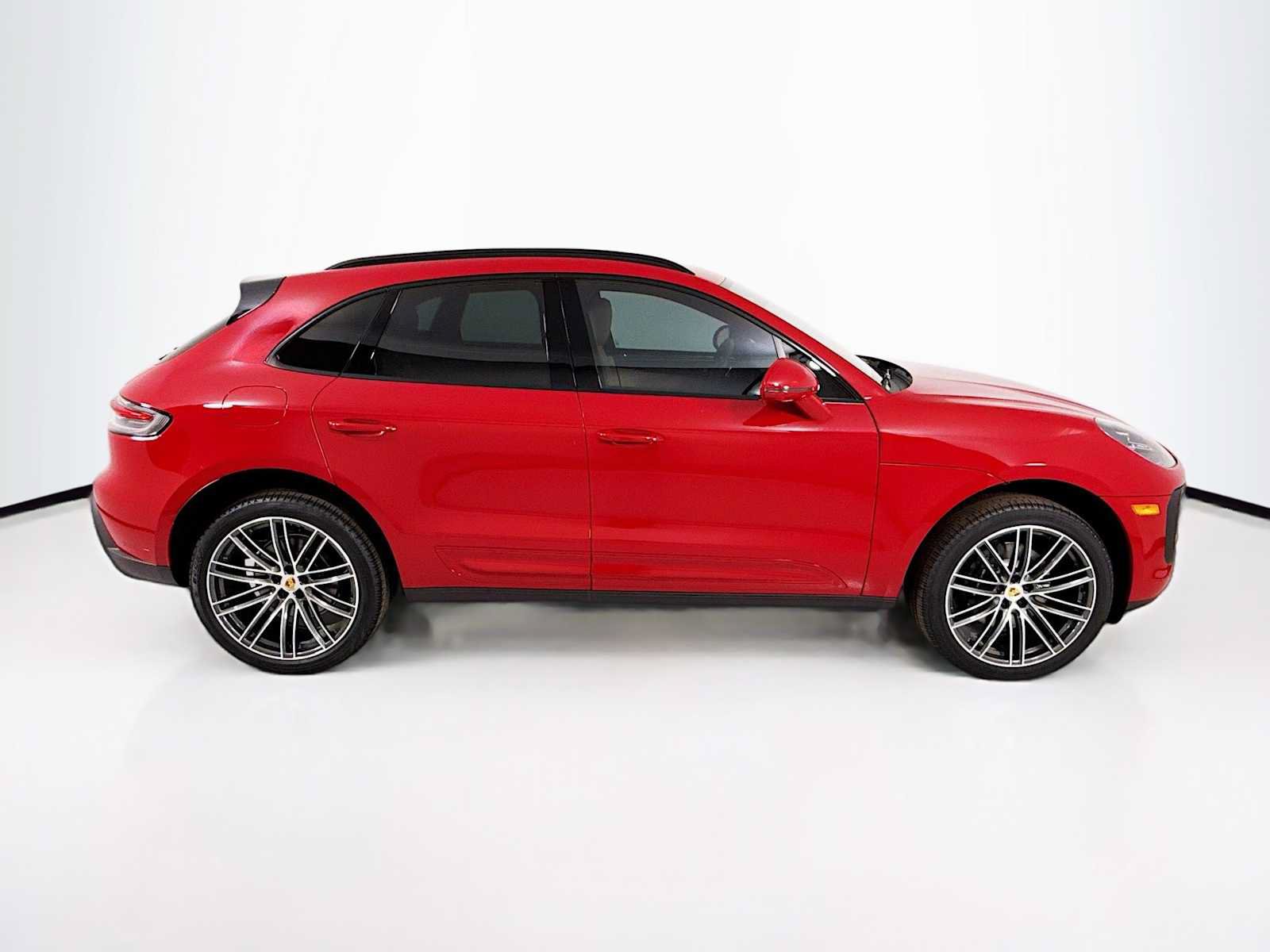 Used 2026 Porsche Macan AWD/4WD image 8