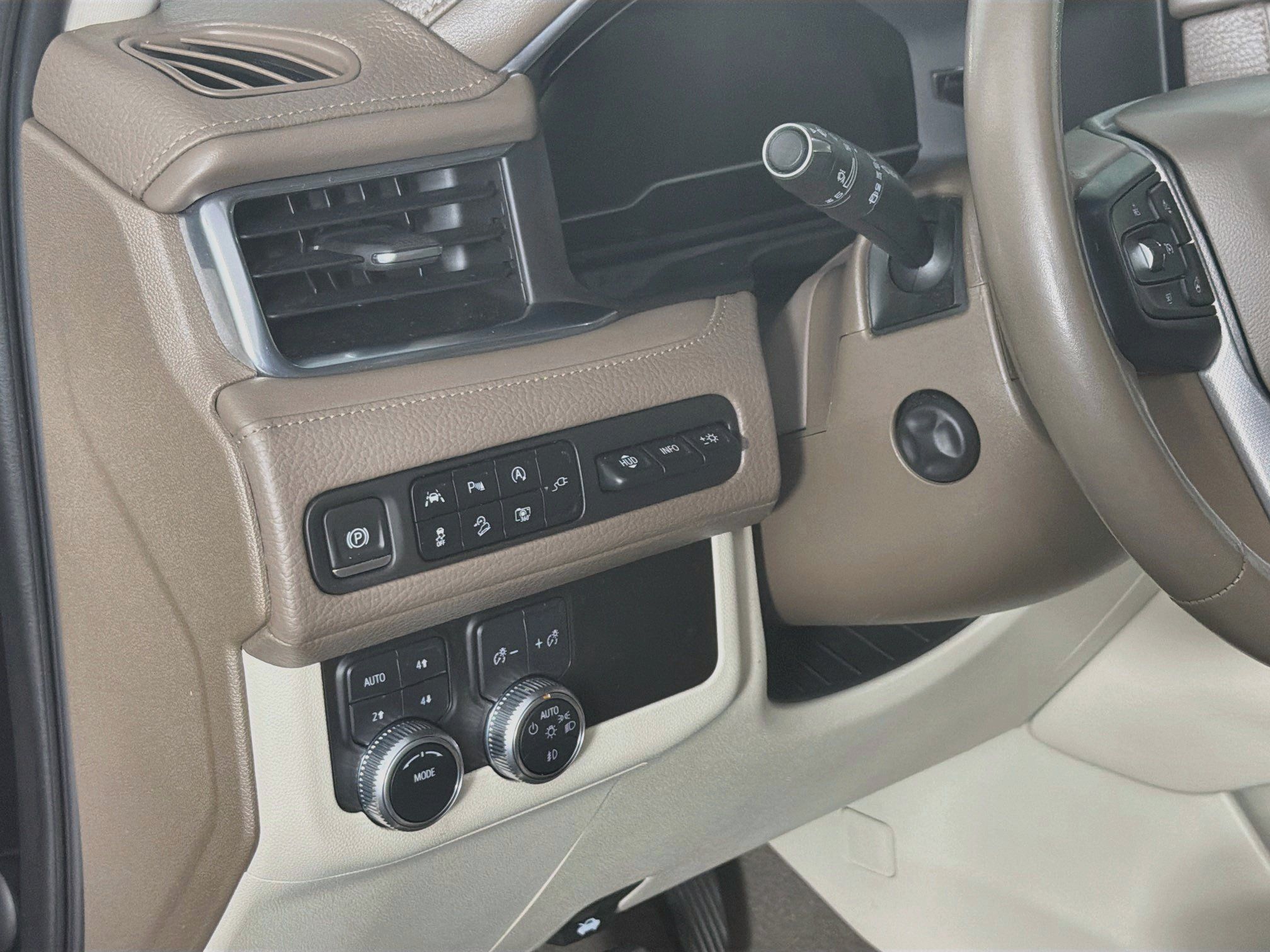 Used 2022 GMC Yukon Denali AWD/4WD image 17
