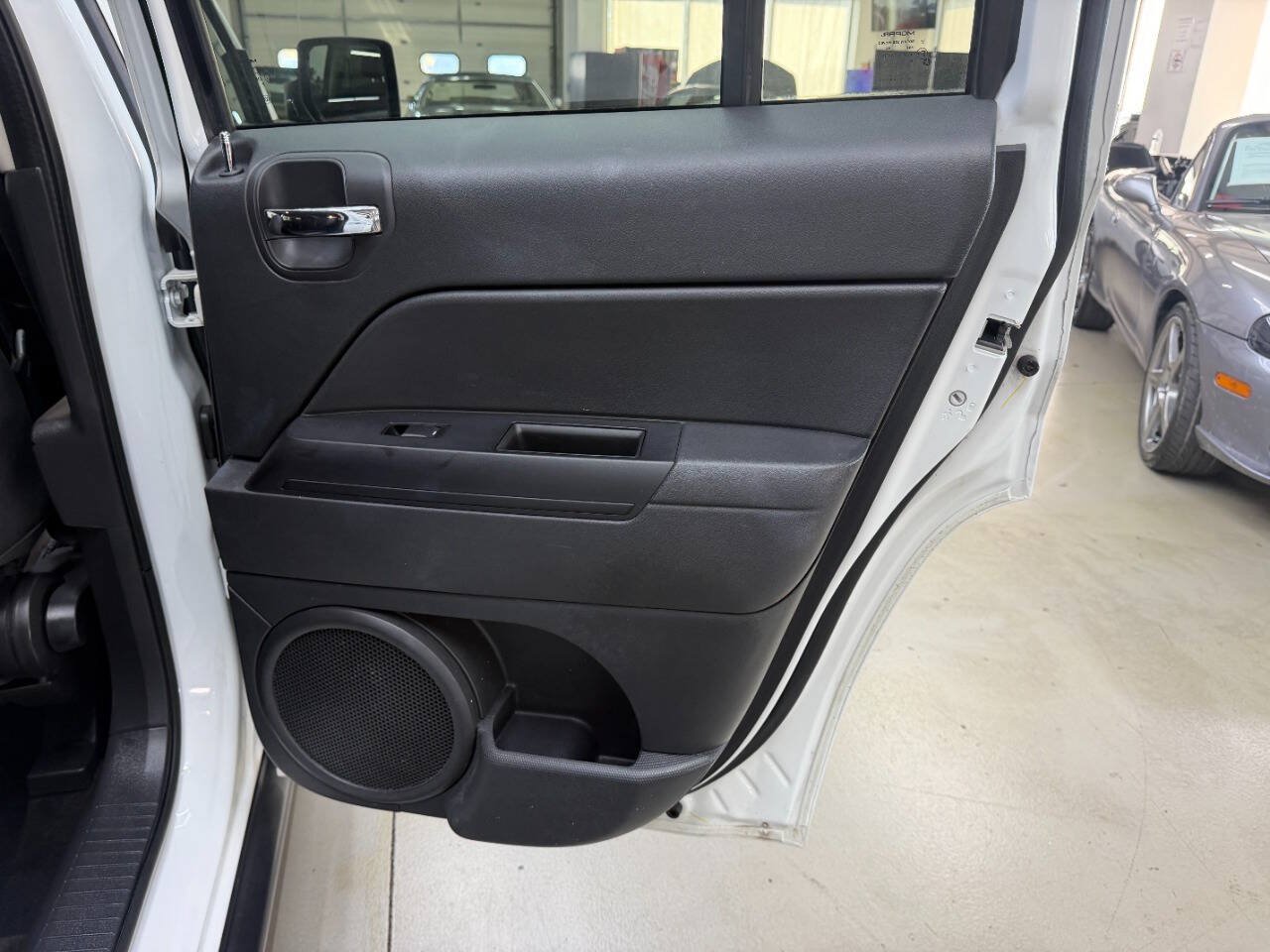 Used 2015 Jeep Patriot High Altitude AWD/4WD image 15