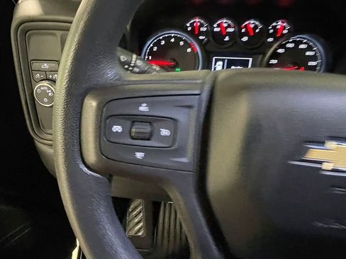 Used 2020 Chevrolet Silverado 1500 Custom w/ Custom Value Package image 30