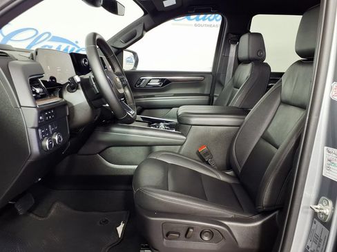 Used 2025 Chevrolet Tahoe LT AWD/4WD image 7