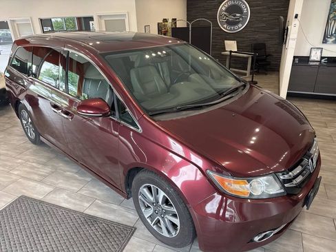 Used 2016 Honda Odyssey Touring Elite image 9