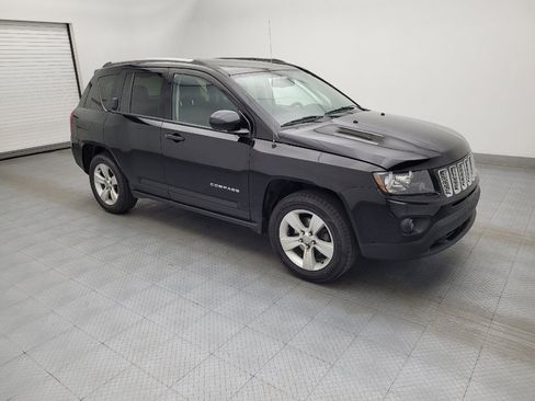 Used 2017 Jeep Compass Latitude AWD/4WD image 11
