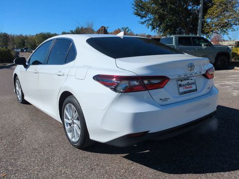 Certified 2021 Toyota Camry LE image 4