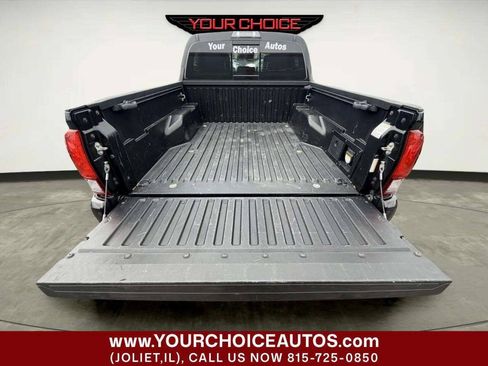 Used 2019 Toyota Tacoma TRD Off-Road AWD/4WD image 5