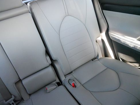 Certified 2026 Toyota Highlander XLE image 14