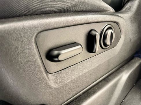Used 2019 GMC Sierra 1500 SLE w/ Fleet Comfort Package AWD/4WD image 12