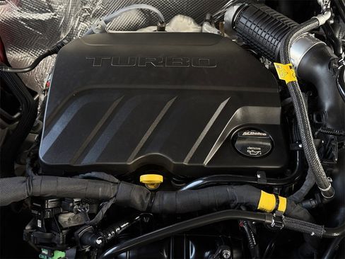 Used 2025 Chevrolet Trax LT w/ LT Convenience Package image 29