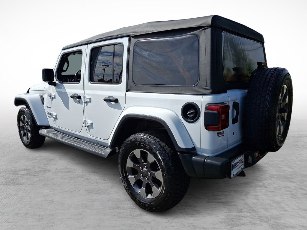 Used 2018 Jeep Wrangler Unlimited Sahara w/ Cold Weather Group AWD/4WD image 3