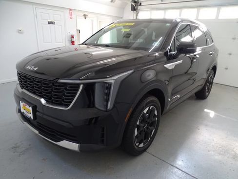 Used 2025 Kia Sorento S AWD/4WD image 18