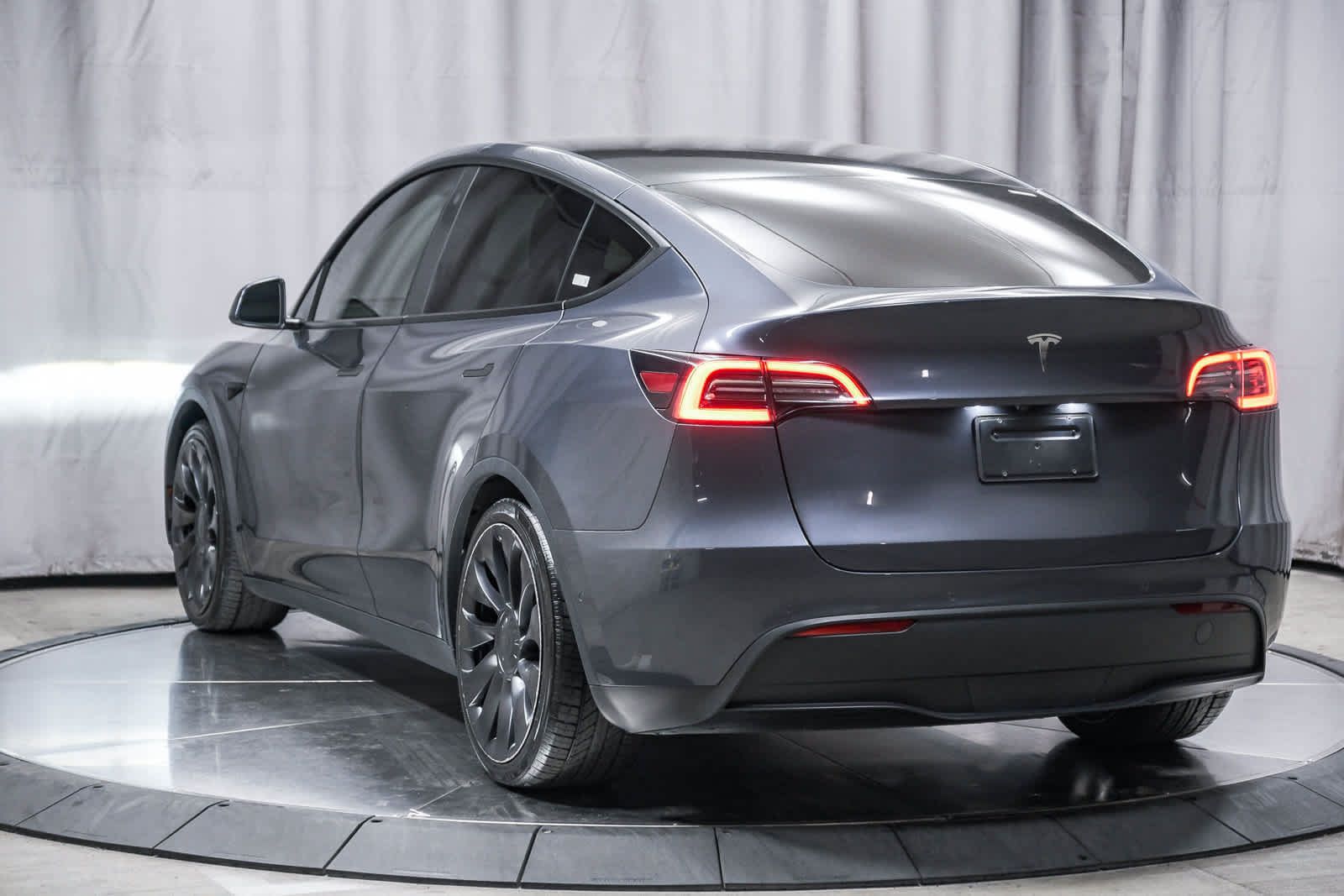 Used 2022 Tesla Model Y Performance AWD/4WD image 2