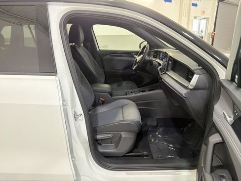 New 2026 Volkswagen Tiguan SE R-Line AWD/4WD image 37