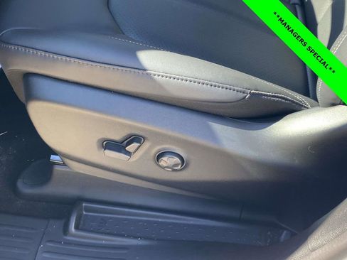 New 2026 Chrysler Pacifica Select image 40