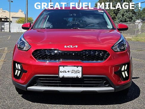 Used 2022 Kia Niro LXS image 2