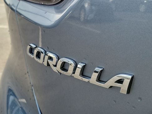 Used 2022 Toyota Corolla LE image 9