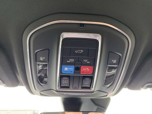 Used 2026 Jeep Grand Cherokee Altitude AWD/4WD image 19