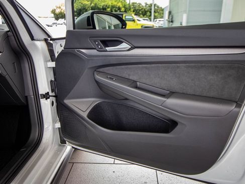 Used 2025 Volkswagen GTI SE FWD image 19