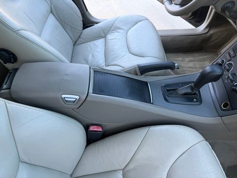 Used 2006 Volvo V70 2.4 FWD image 25