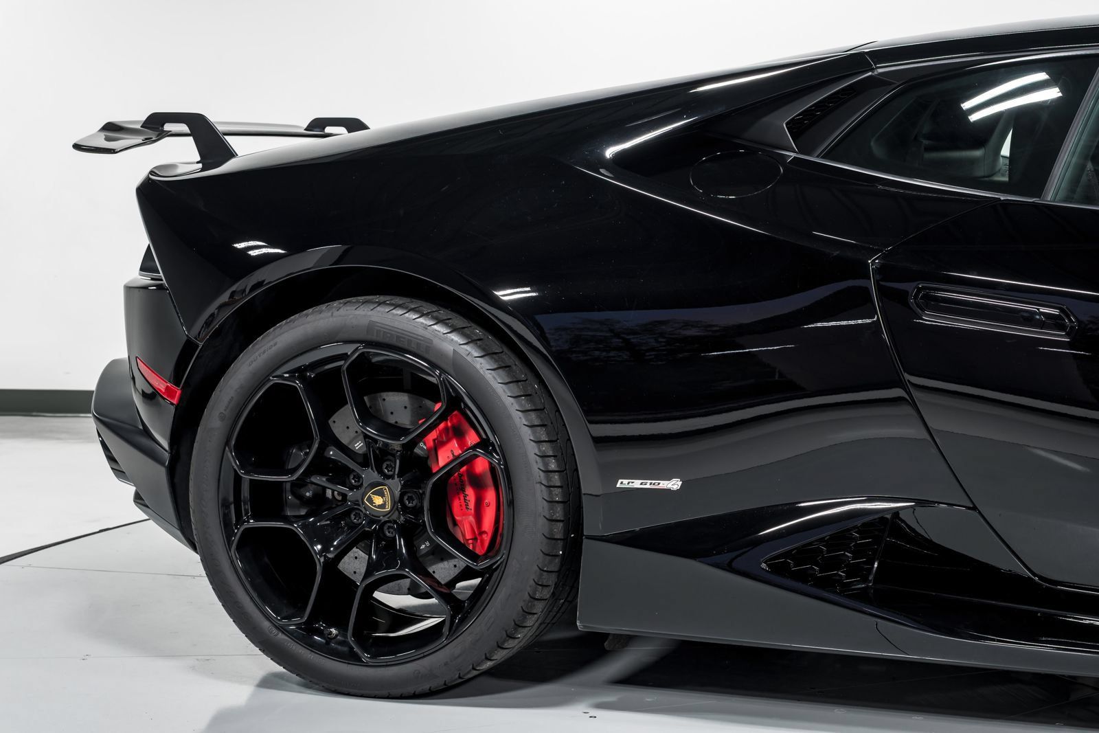 Used 2015 Lamborghini Huracan LP 610-4 AWD/4WD image 43