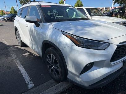 Used 2023 Toyota Highlander XLE
