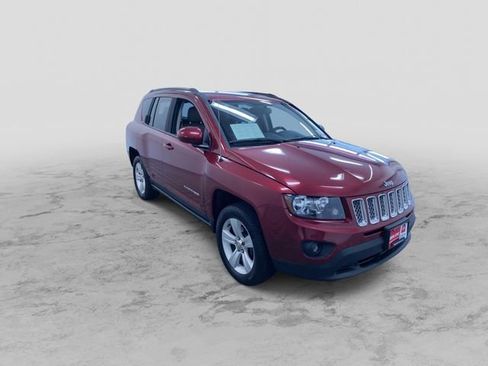 Used 2016 Jeep Compass Latitude AWD/4WD image 3