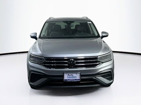 Used 2023 Volkswagen Tiguan SE AWD/4WD image 2