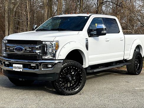 Used 2019 Ford F250 Lariat w/ FX4 Off-Road Package AWD/4WD image 3
