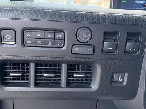 Used 2025 Chevrolet Brightdrop 600 FWD image 12