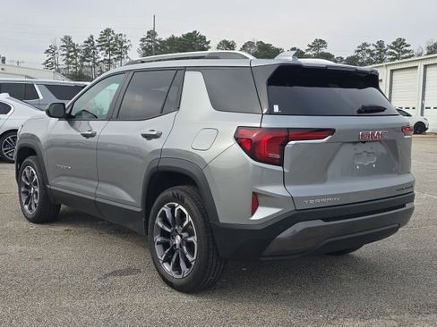 Used 2026 GMC Terrain Elevation w/ Elevation Premium Package image 3