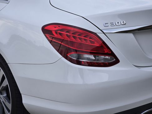 Used 2018 Mercedes-Benz C 300 4MATIC Sedan image 14