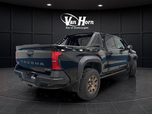 Used 2024 Toyota Tacoma Trailhunter image 3