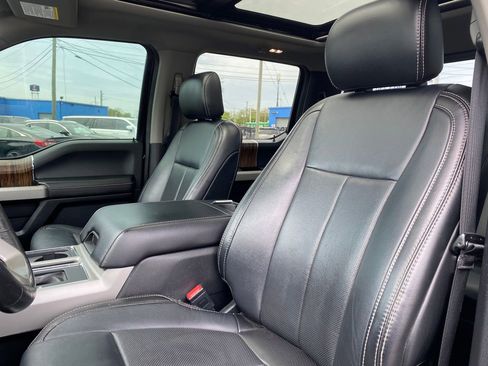 Used 2019 Ford F150 Lariat w/ Equipment Group 502A Luxury AWD/4WD image 10