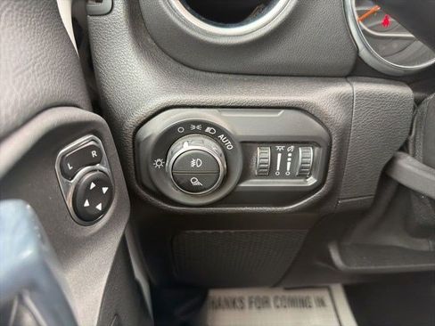 Used 2021 Jeep Gladiator Overland w/ Popular Equipment Package AWD/4WD image 28