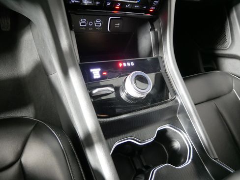 Used 2024 Jeep Grand Cherokee Limited AWD/4WD image 24