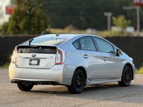 Used 2014 Toyota Prius Three FWD image 9