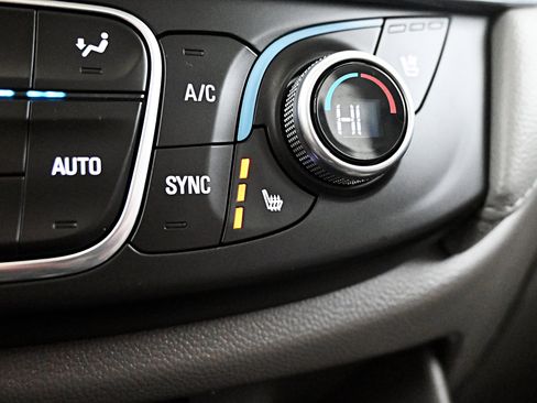 Used 2018 Chevrolet Traverse Premier image 18