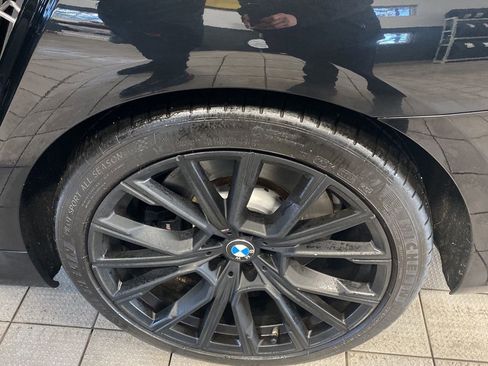 Used 2022 BMW 750i xDrive w/ Executive Package image 17