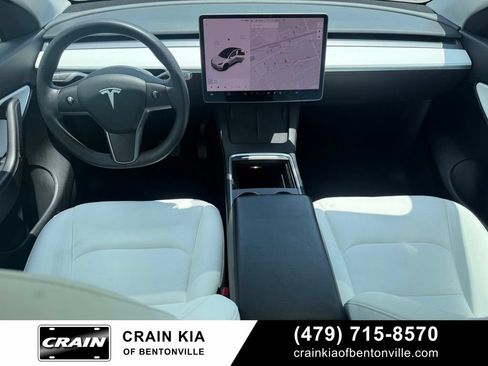 Used 2021 Tesla Model Y Long Range AWD/4WD image 27