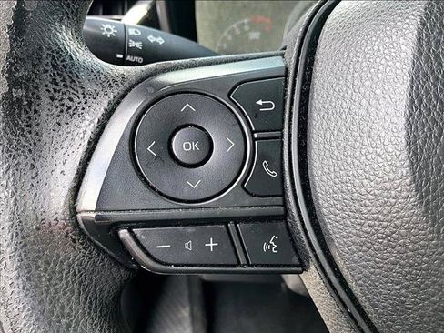 Used 2021 Toyota Corolla LE FWD image 20