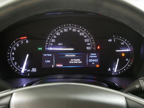 Used 2017 Cadillac XT5 Luxury w/ Driver Awareness Package image 21