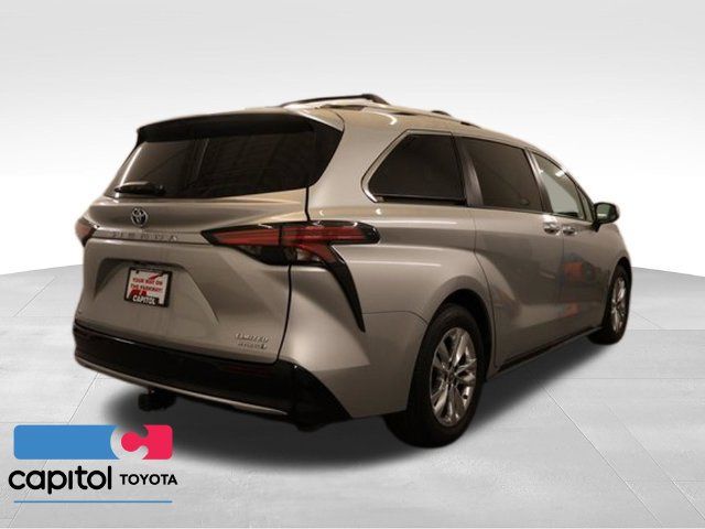 Certified 2022 Toyota Sienna Limited AWD/4WD image 4