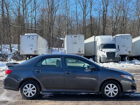 Used 2010 Toyota Corolla LE image 7
