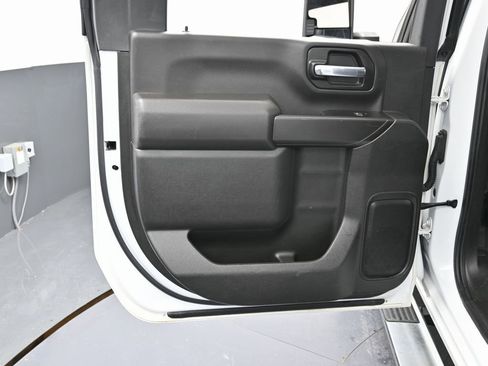 Used 2022 Chevrolet Silverado 2500 LT w/ Convenience Package image 36