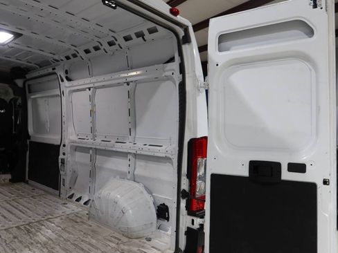 Used 2025 RAM ProMaster 2500 w/ Convenience Group FWD image 16