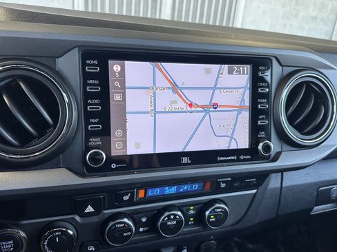 Certified 2022 Toyota Tacoma TRD Off-Road w/ TRD Premium Off Road Package AWD/4WD image 17