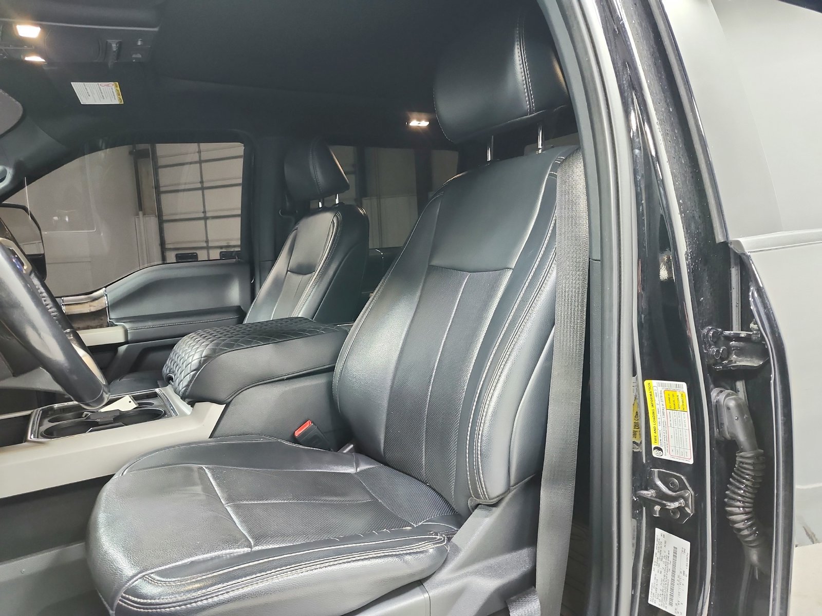 Used 2022 Ford F250 Lariat w/ Black Appearance Package AWD/4WD image 10