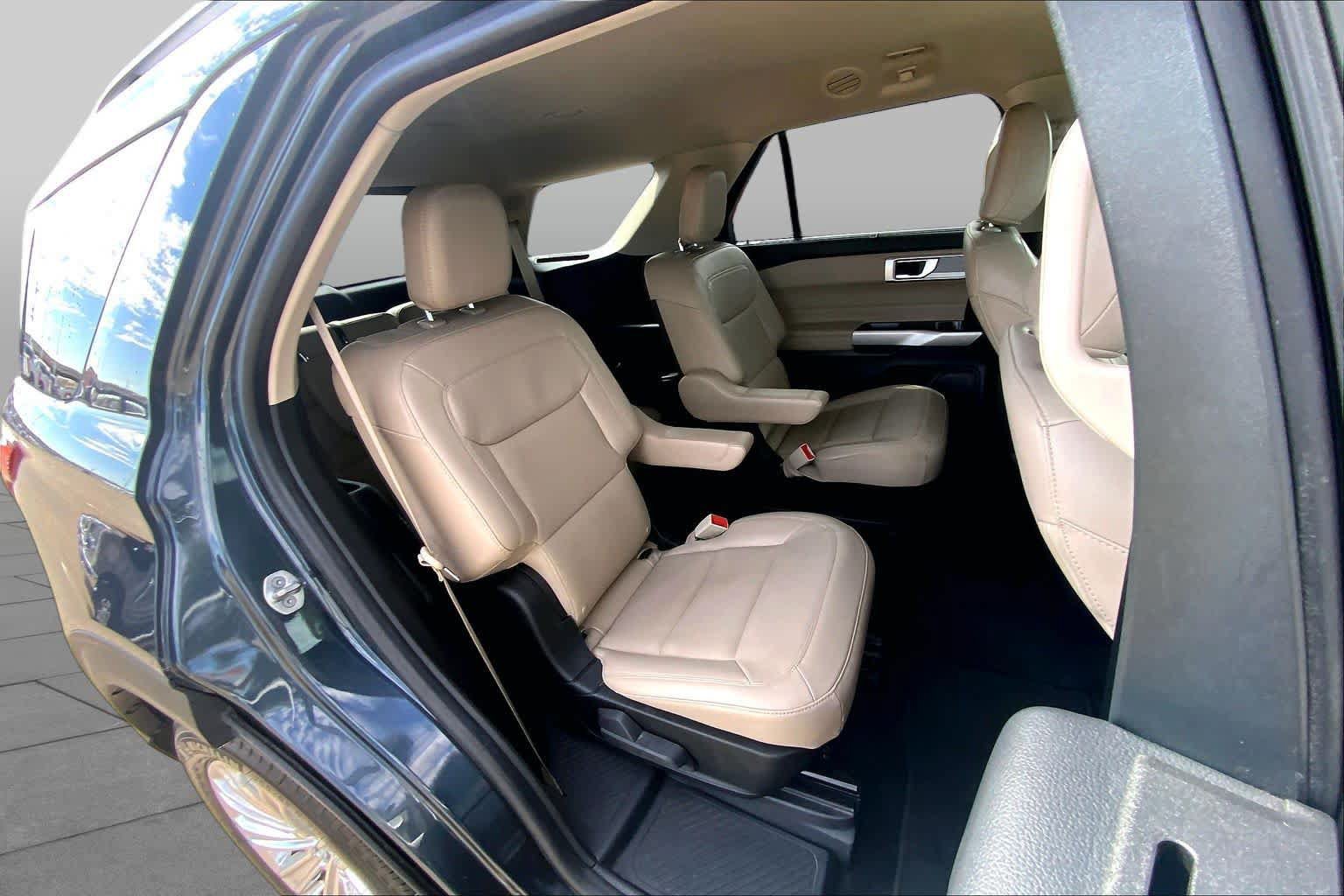Used 2022 Ford Explorer Limited w/ Equipment Group 301A RWD image 20