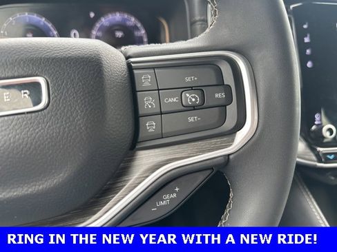 Used 2024 Jeep Wagoneer L Series II image 26