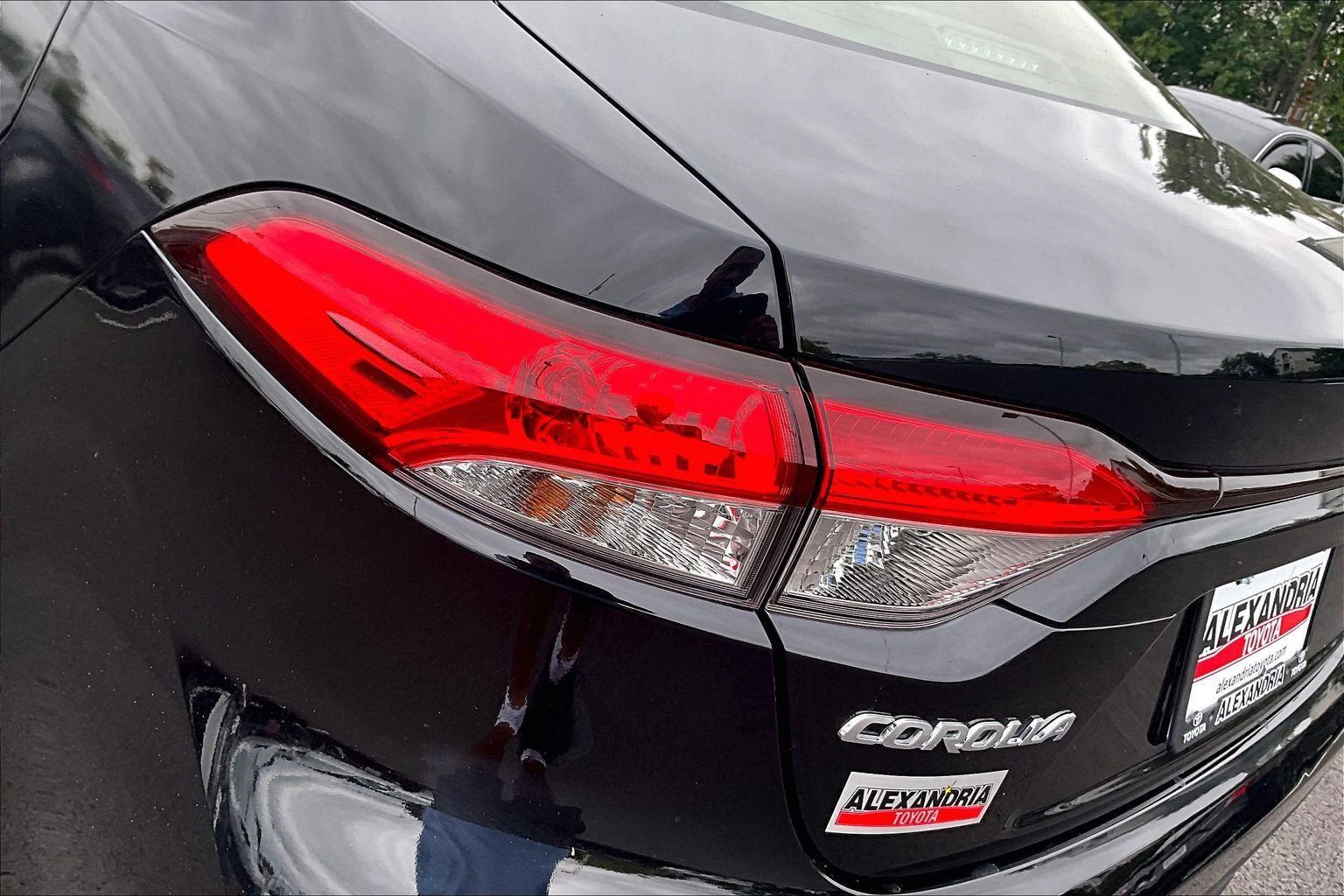 Used 2026 Toyota Corolla LE w/ LE Premium Package FWD image 27
